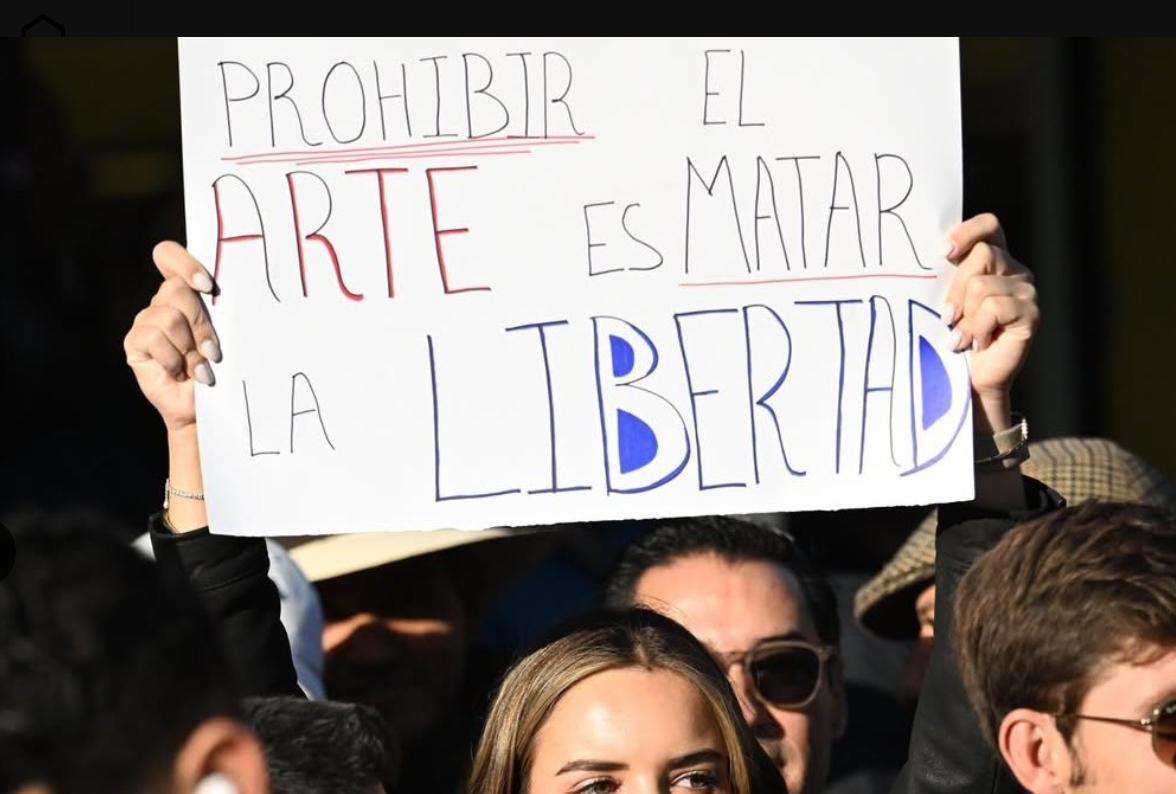 Manifestación taurina frente al Congreso de Ciudad de México